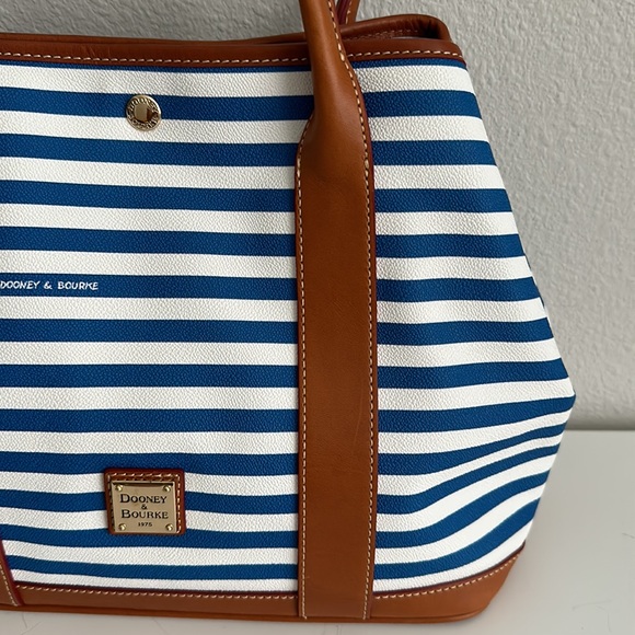 Dooney & Bourke Sullivan Layla Tote - Picture 3 of 13